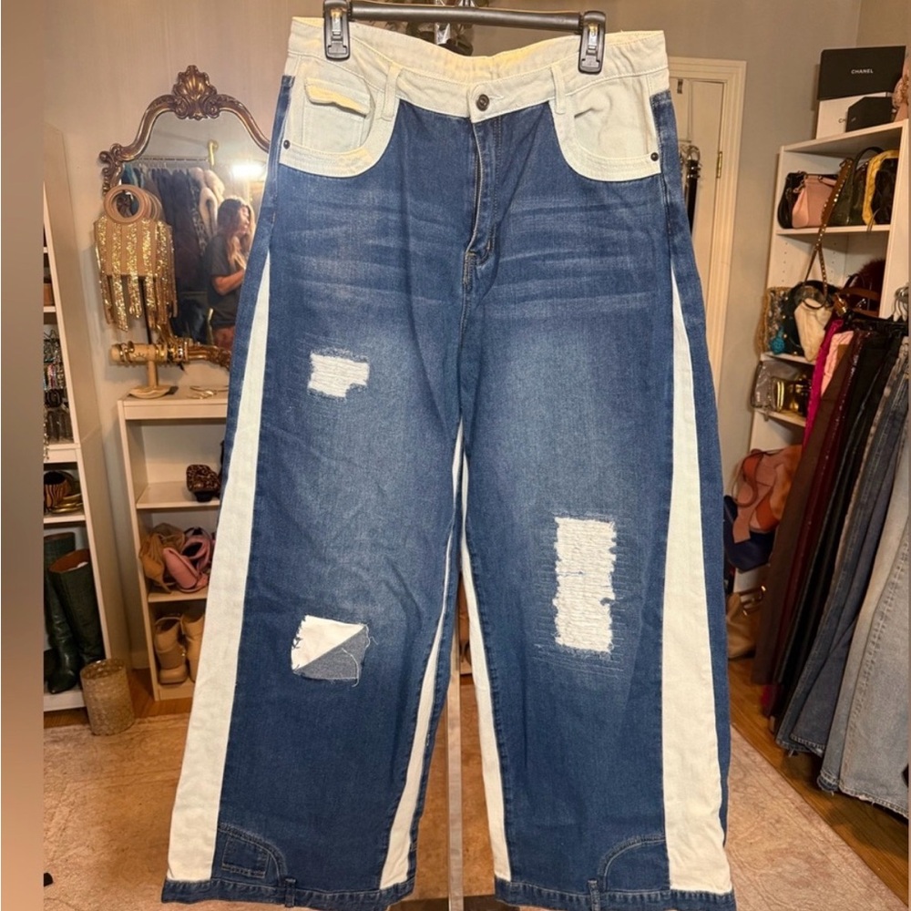Relaxed Two-Tone Blue & Cream Distressed Woman’s Large Jeans